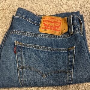 Levi's 501 Men's Straight Blue Denim Jeans with Leather Patch